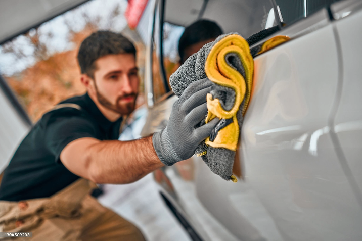 <img src="" alt=„Fahrzeuaufbereitung, Fahrzeugpflege und Reinigung“>