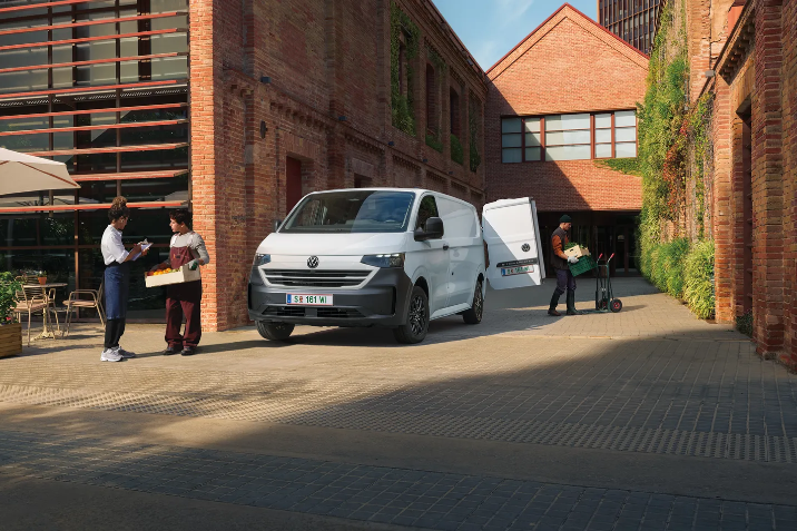 <img src="" alt=„Der neue Transporter von Volkswagen, jetzt Unternehmerboni sichern-im Autohaus Orthuber“>
